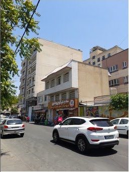 قاب ۲ از سیزده قاب دید پیاپی محور یخچال — Frame 2 of 13, serial view along Yakhchal Street