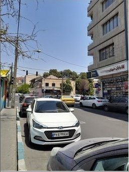 قاب ۴ از سیزده قاب دید پیاپی محور یخچال — Frame 4 of 13, serial view along Yakhchal Street
